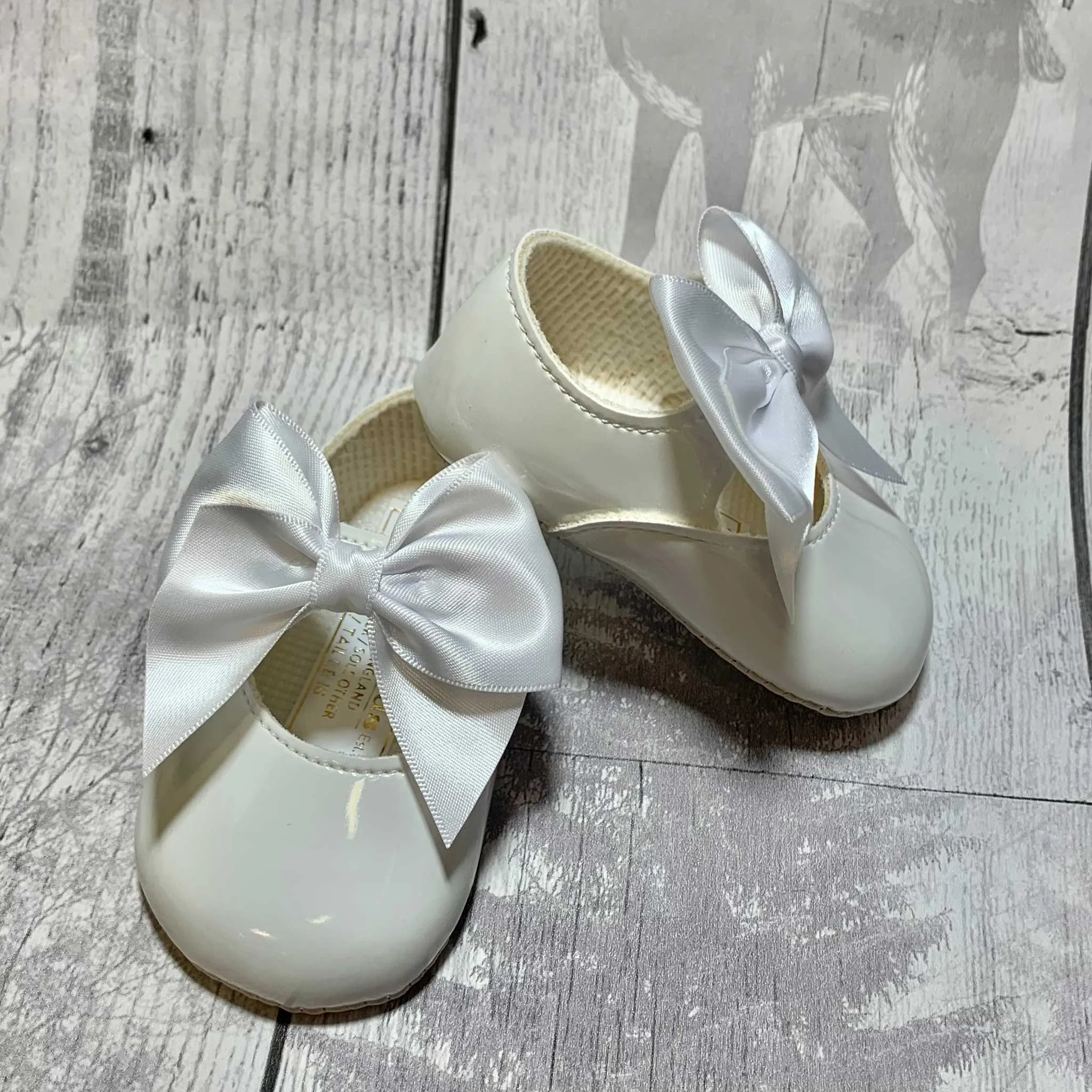 Baby Girl Shoes with Satin Ribbon Bow - White